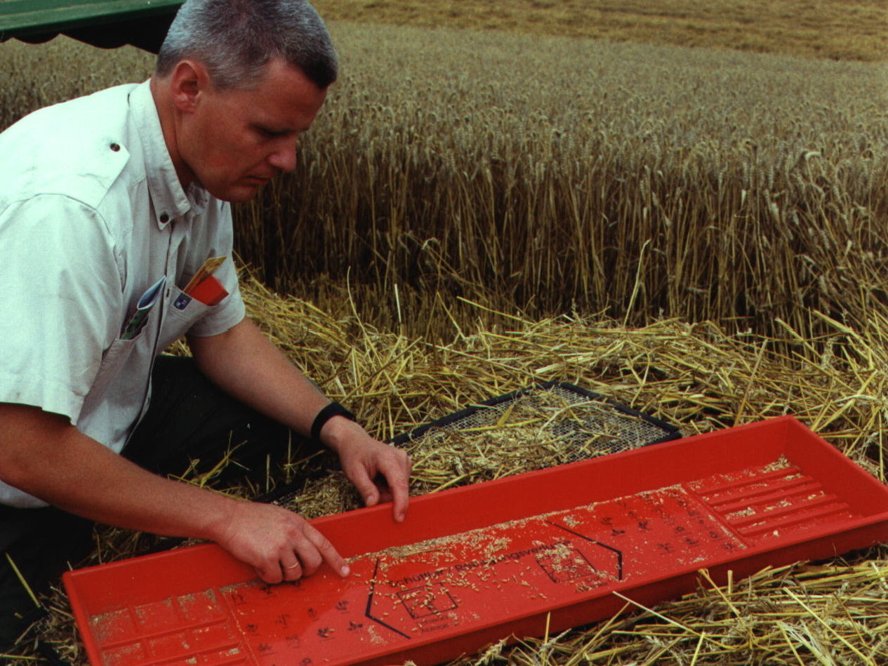 Tacka pomiarowa „Grain Pan“ (szerokość przyrządu żniwnego od 6 do 8 metrów)